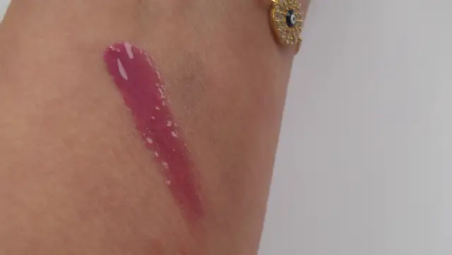 MAC Archie Mall Madness Swatch