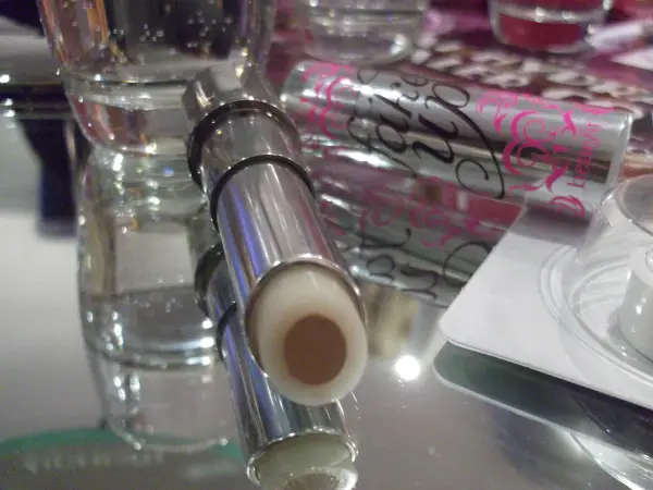 Benefit Fake Up