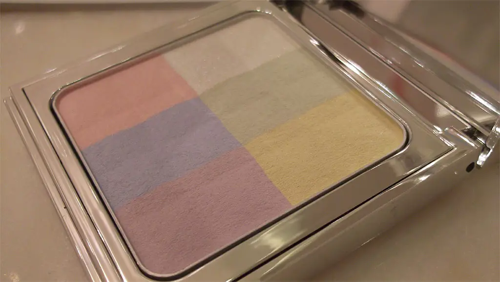 Bobbi Brown Brightening Finishing Powder