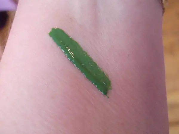 Illamasqua Leaf Green Swatch