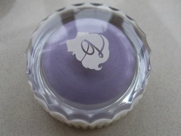 Benefit Creaseless Cream Shadow