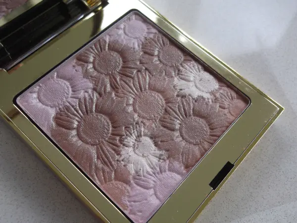 Elizabeth Arden New York In Bloom Bronzing Powder Open