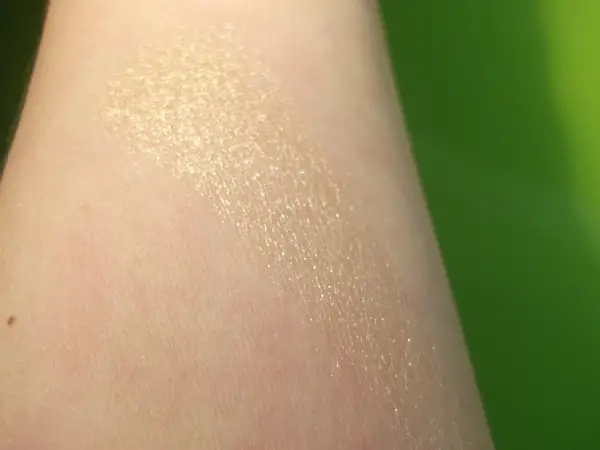 Estee Lauder Pure Color Illuminating Powder Gelee in Heat Wave Swatch