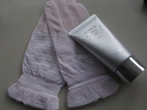 Sensai Intensive Hand Treatment