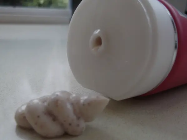 Darphin Perfecting Body Scrub Spill
