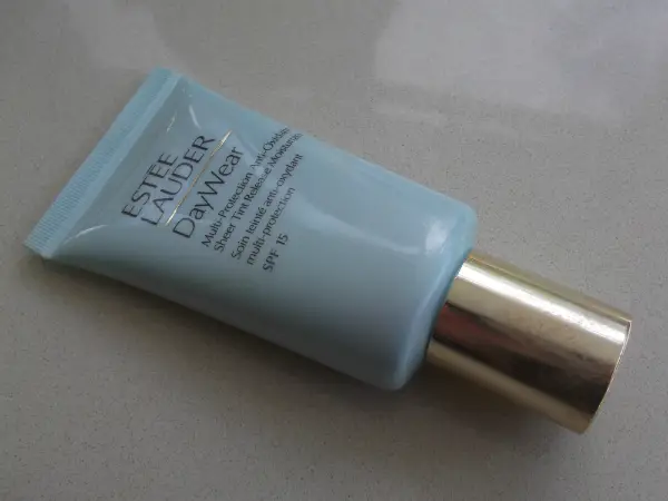 Estee DayWear Multi-Protection Anti-Oxidant Sheer Tint Release Moisturizer | British Beauty Blogger