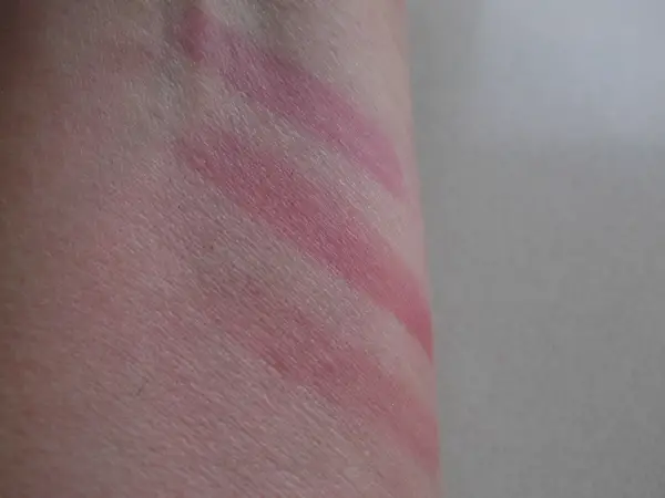 L'Oreal Glam Shine Stain Splash Stains