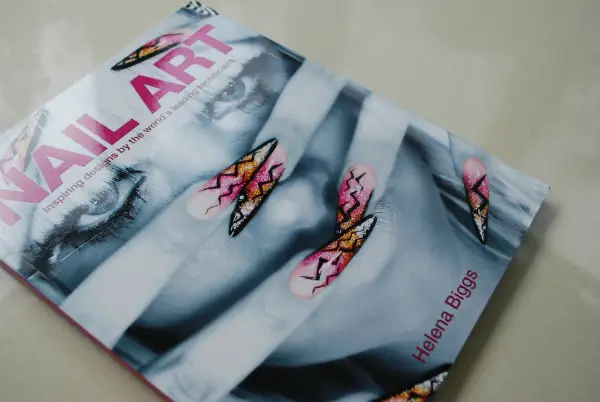 Nail Art Book