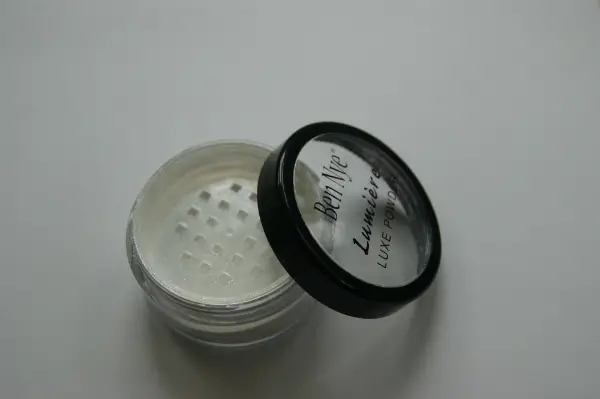 Ben Nye Lumiere Luxe Powder