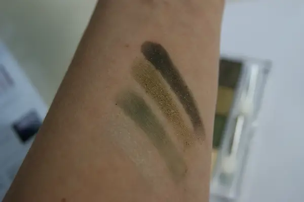 Clinique On Safari Swatch