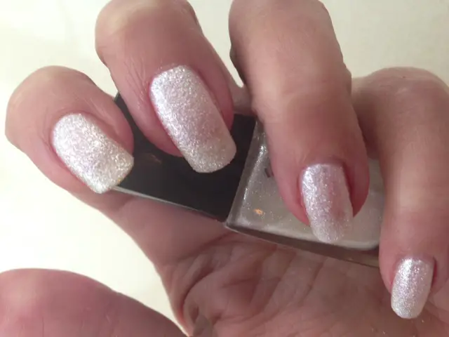 Lancome Le vernis In Love Etincelle de Neige