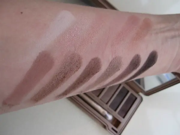 Urban Decay Naked 3 Swatch