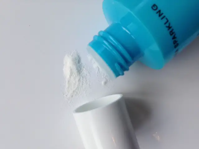 Hydra Sparkling One-Minute Glow Powder