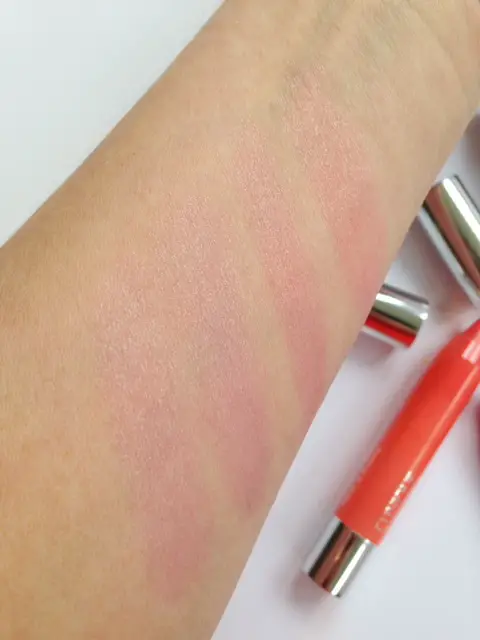 Clinique Baby Tint Swatch
