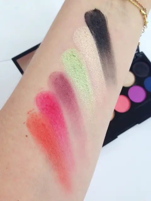 Top Row Swatch