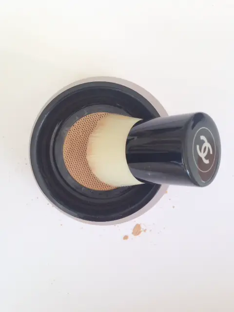 CHANEL Vitalumière Loose Powder Foundation with Mini Kabuki Brush